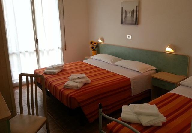 Albergo Santo Stefano Белариа-Игеа Марина Екстериор снимка