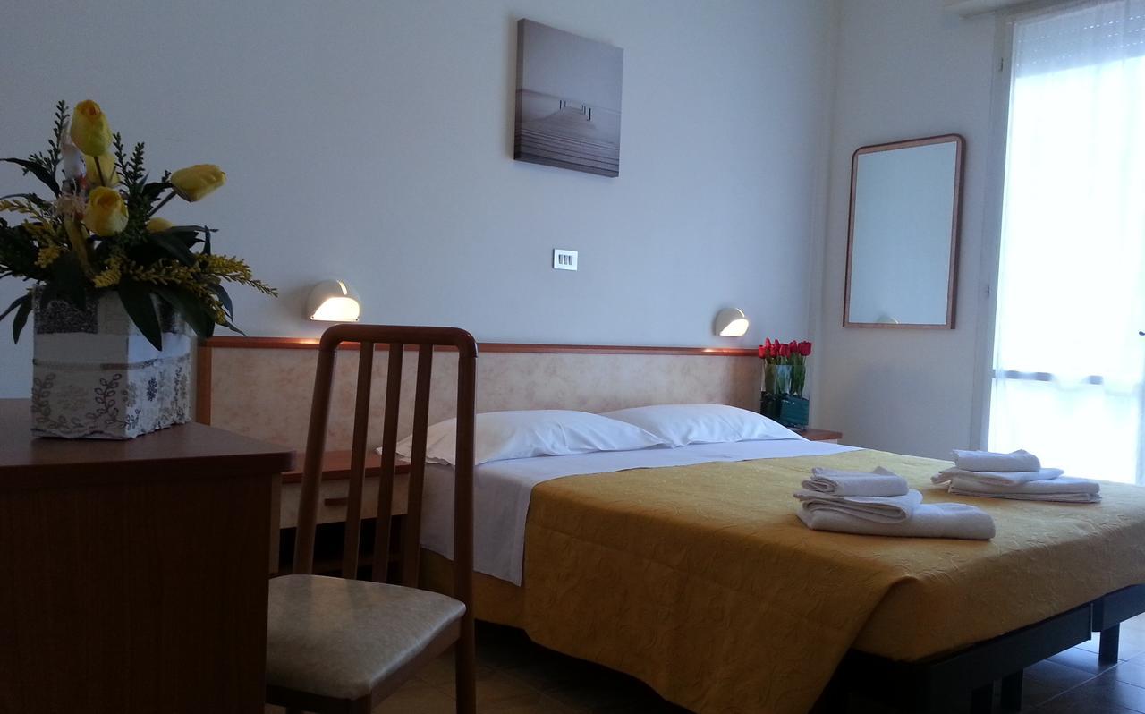 Albergo Santo Stefano Белариа-Игеа Марина Екстериор снимка